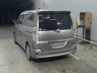 Toyota VOXY  с аукциона в Японии