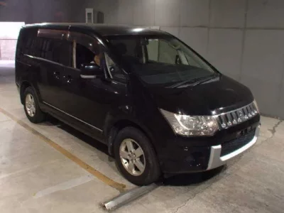 Mitsubishi DELICA D5  с аукциона в Японии