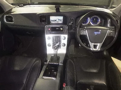 Volvo V60  с аукциона в Японии