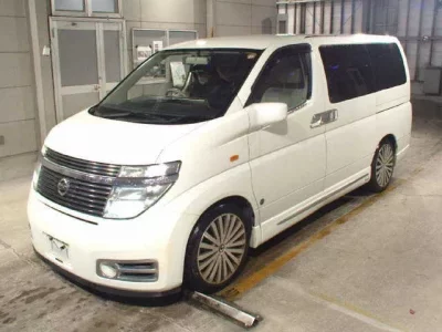 Nissan ELGRAND  с аукциона в Японии