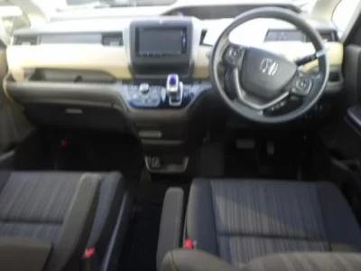 Honda FREED  с аукциона в Японии