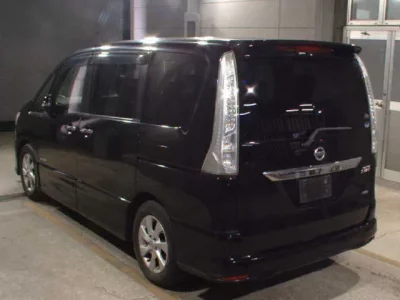 Nissan SERENA  с аукциона в Японии
