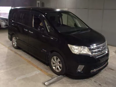 Nissan SERENA  с аукциона в Японии