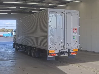 Isuzu GIGA  с аукциона в Японии