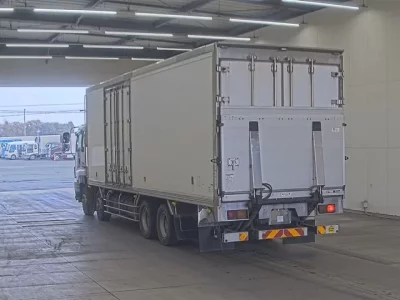 Isuzu GIGA  с аукциона в Японии