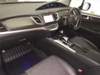 Honda JADE лот № 8002 оценка 4.5  с аукциона в Японии 3