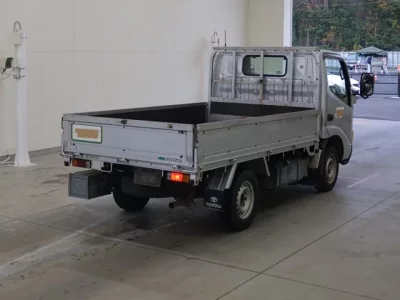 Toyota DYNA  с аукциона в Японии