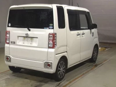 Toyota PIXIS MEGA