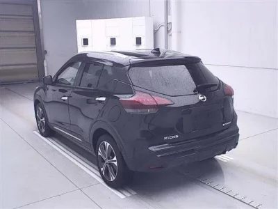 Nissan KIX  с аукциона в Японии