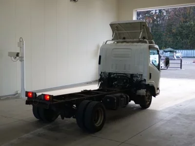 Isuzu ELF  с аукциона в Японии