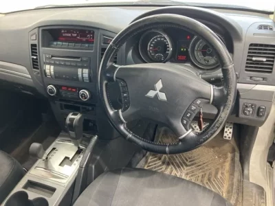 Mitsubishi PAJERO  с аукциона в Японии