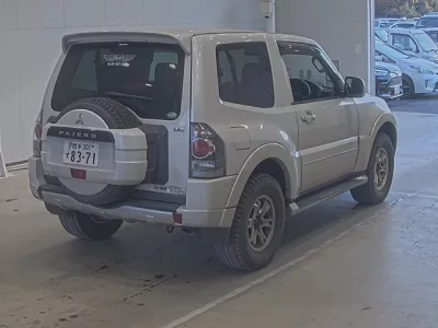 Mitsubishi PAJERO  с аукциона в Японии