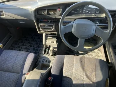 Toyota HILUX SURF  с аукциона в Японии