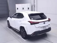 Lexus UX лот № 8065 оценка 4.5  с аукциона в Японии 1