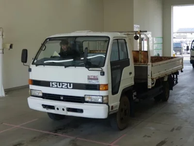 Isuzu ELF  с аукциона в Японии