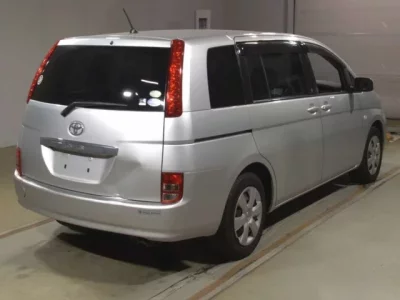 Toyota ISIS  с аукциона в Японии