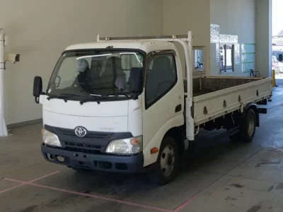 Toyota DYNA  с аукциона в Японии