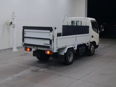 Toyota DYNA  с аукциона в Японии