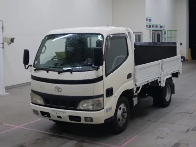 Toyota DYNA  с аукциона в Японии