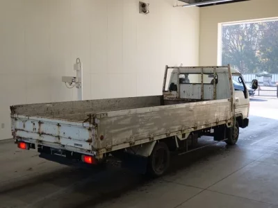 Toyota DYNA  с аукциона в Японии