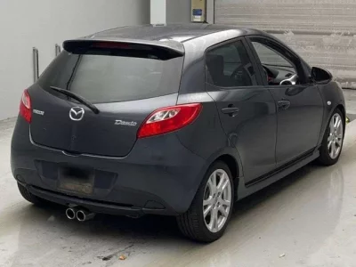 Mazda DEMIO  с аукциона в Японии