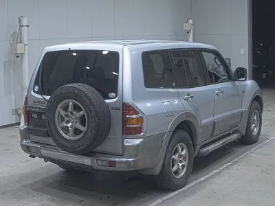 Mitsubishi PAJERO  с аукциона в Японии