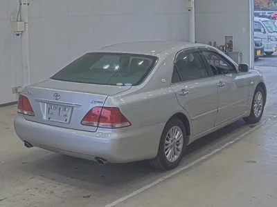 Toyota CROWN  с аукциона в Японии