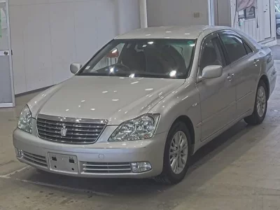 Toyota CROWN  с аукциона в Японии