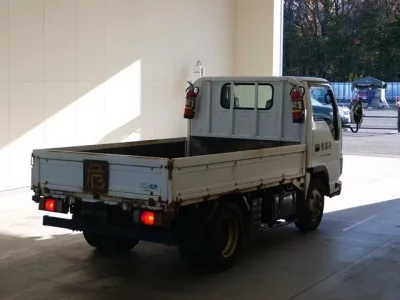 Isuzu ELF  с аукциона в Японии