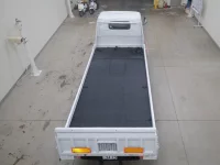 Isuzu ELF лот № 1074 оценка R  с аукциона в Японии 2