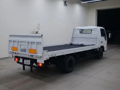 Isuzu ELF  с аукциона в Японии
