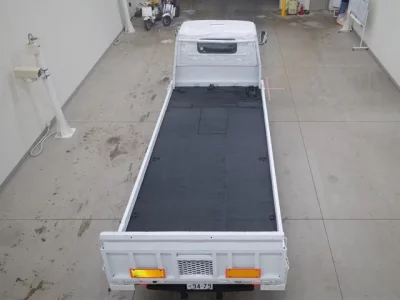 Isuzu ELF  с аукциона в Японии