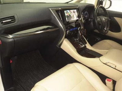 Toyota VELLFIRE  с аукциона в Японии