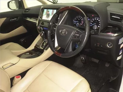 Toyota VELLFIRE  с аукциона в Японии