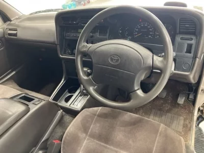 Toyota HIACE  с аукциона в Японии