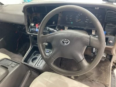 Toyota HIACE  с аукциона в Японии