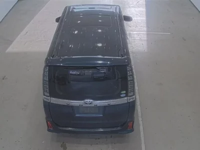 Toyota VOXY  с аукциона в Японии