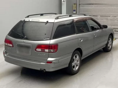 Nissan AVENIR WAGON