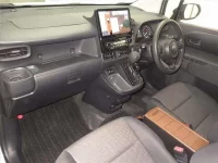 Toyota SIENTA лот № 8213 оценка R  с аукциона в Японии 3