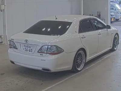 Toyota CROWN  с аукциона в Японии
