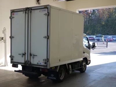 Toyota DYNA  с аукциона в Японии