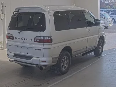 Mitsubishi DELICA