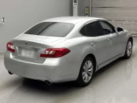 Nissan FUGA лот № 4011 оценка 3.5  с аукциона в Японии 1