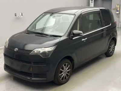 Toyota SPADE  с аукциона в Японии