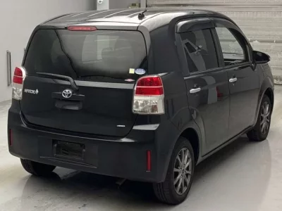 Toyota SPADE  с аукциона в Японии