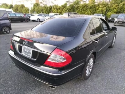 Mercedes-Benz E CLASS  с аукциона в Японии