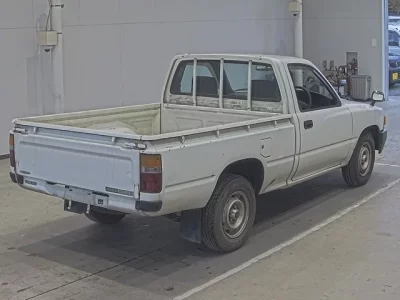 Toyota HILUX  с аукциона в Японии