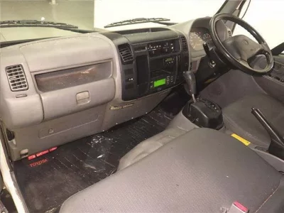 Toyota DYNA  с аукциона в Японии