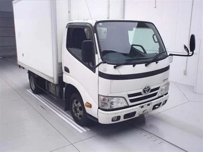 Toyota DYNA  с аукциона в Японии