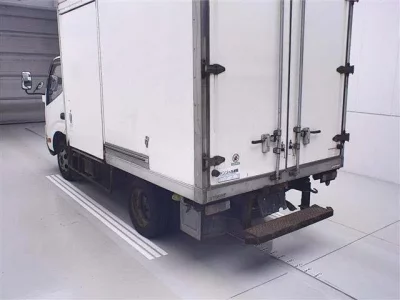 Toyota DYNA  с аукциона в Японии